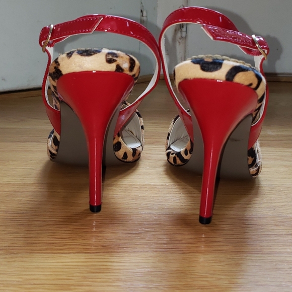 G.I.L.I. NWOT Red Patent Leather Cheetah Slingbacks - Picture 4 of 11